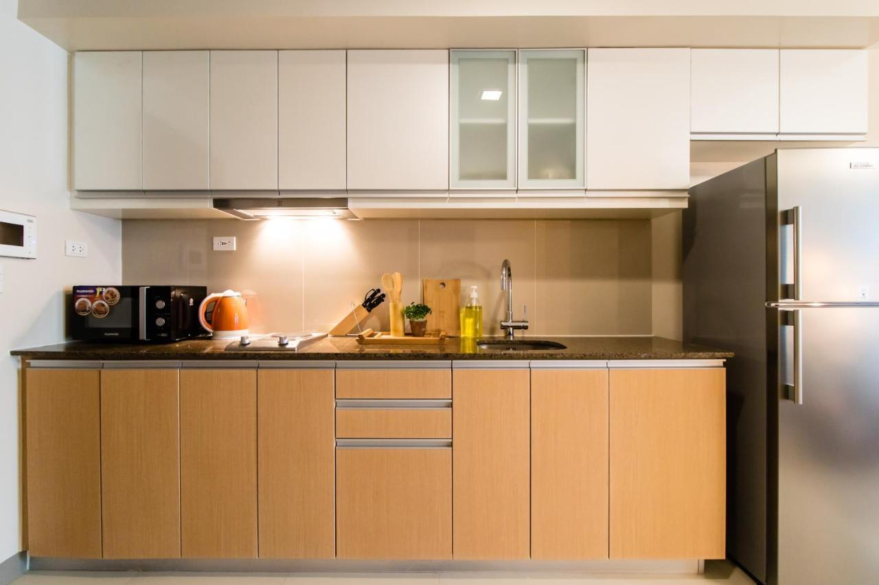 One Uptown Residence Bgc Pateros Zewnętrze zdjęcie
