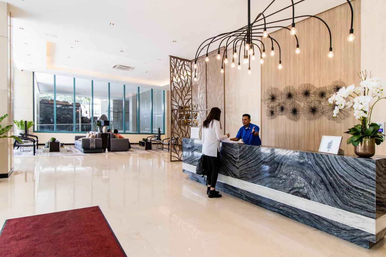One Uptown Residence Bgc Pateros Zewnętrze zdjęcie