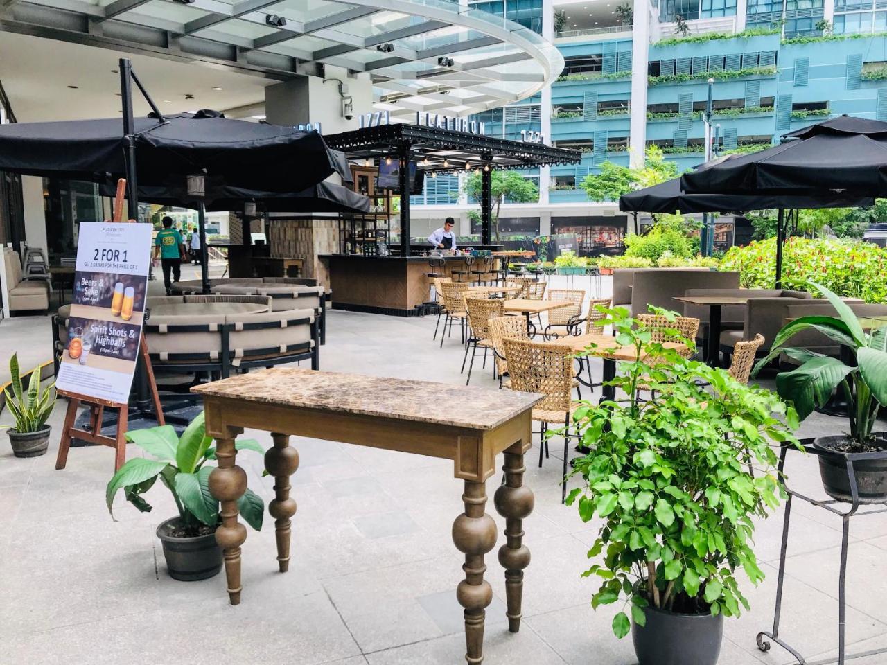 One Uptown Residence Bgc Pateros Zewnętrze zdjęcie